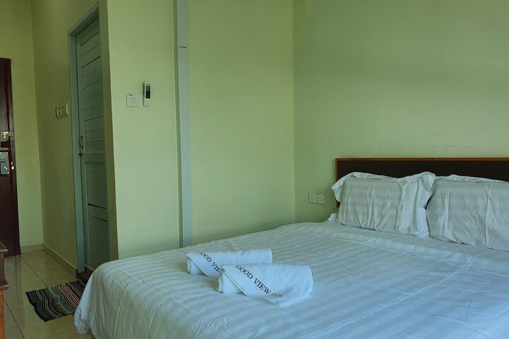 Room 15 of 25