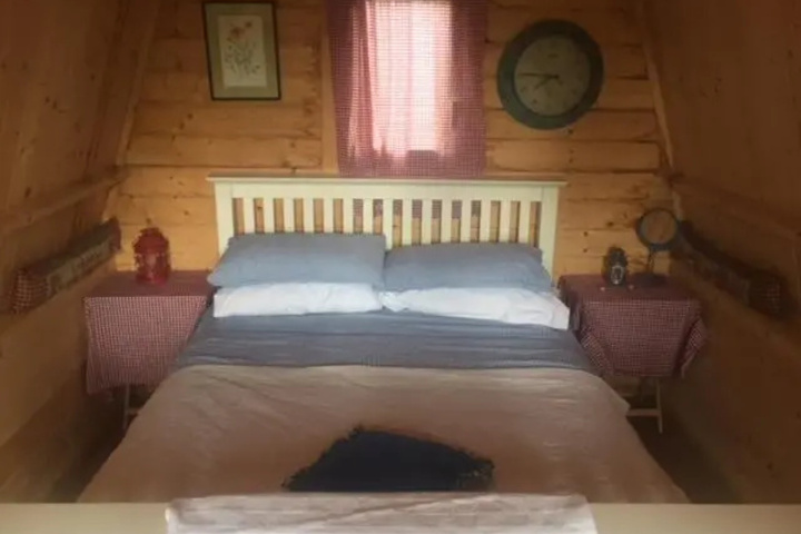 Room 2 of 9