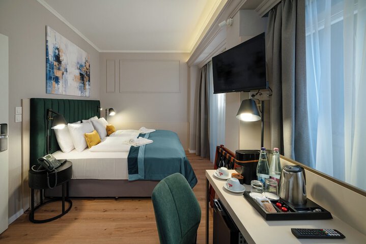 Room 45 of 95