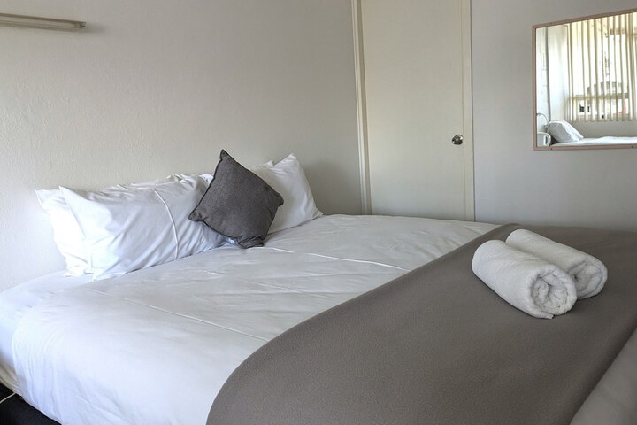Room 3 of 25