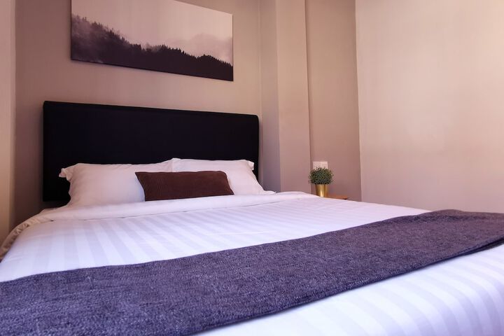 Room 8 of 43