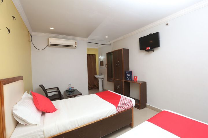 Room 9 of 15
