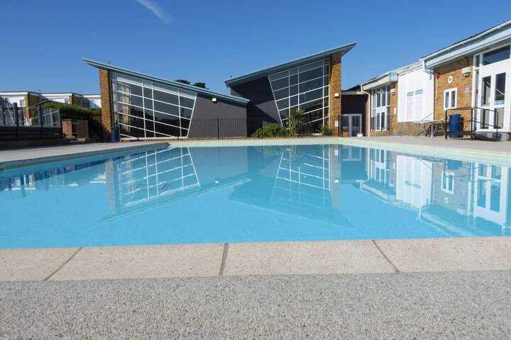 Cosy Beach Getaway Naish Est Near New Forest in New Milton