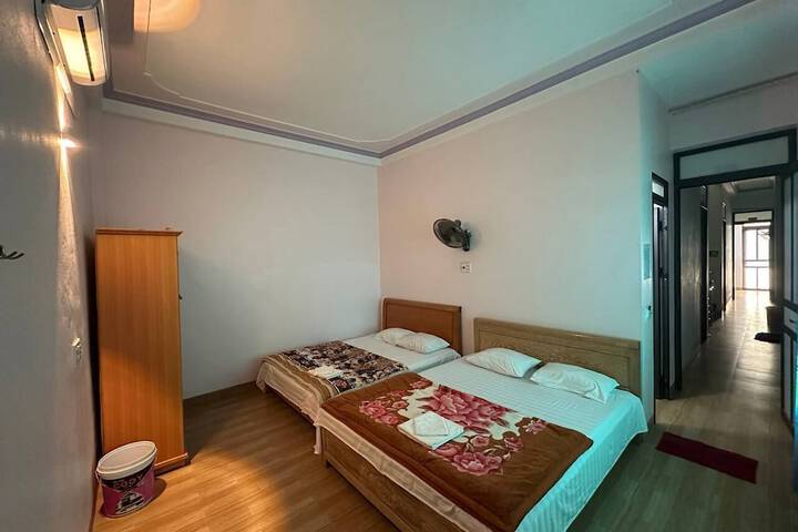 Room 3 of 7