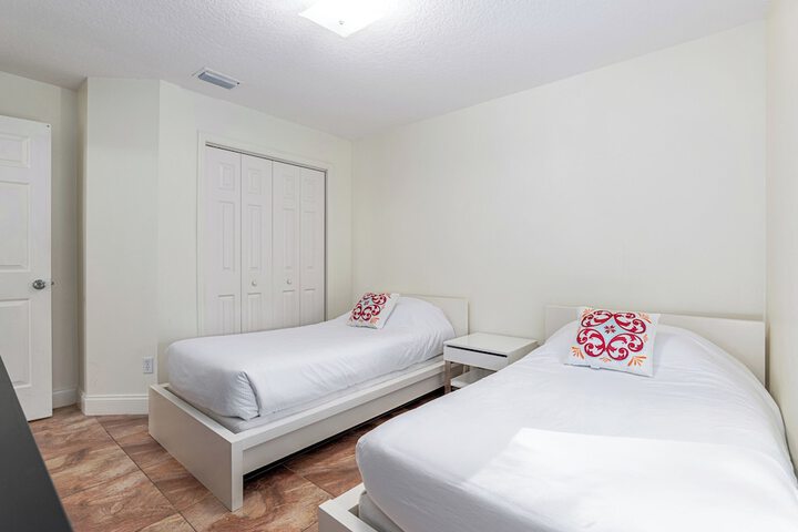 Room 8 of 24