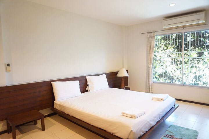 Room 9 of 52