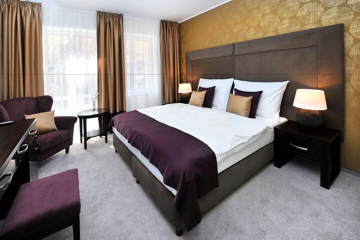 Room 6 of 38