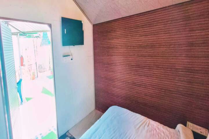 Room 6 of 22