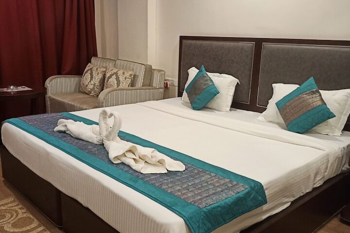 Room 6 of 23