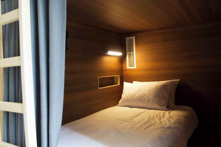 Room 33 of 138