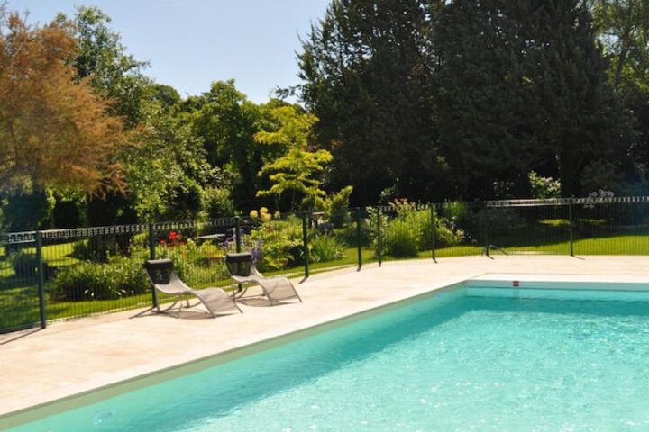 Pool 53 of 77