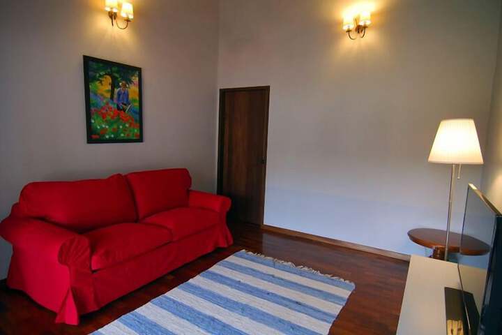 Room 13 of 27