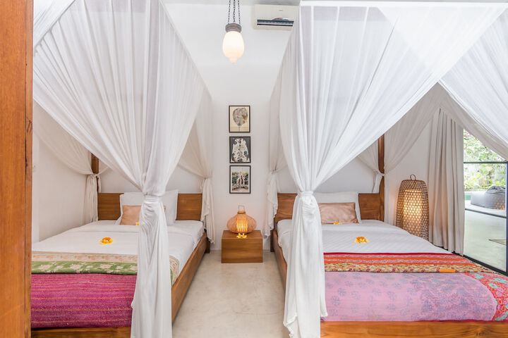 Room 5 of 34