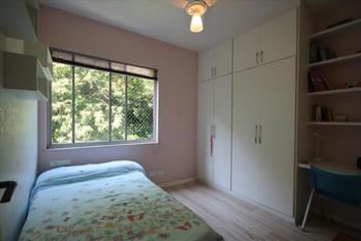 Room 13 of 43