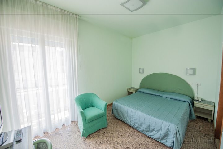 Room 5 of 38