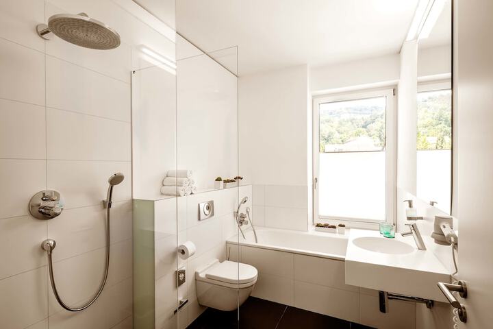 Room 10 of 21