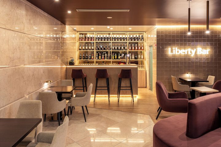Lounge 69 of 89