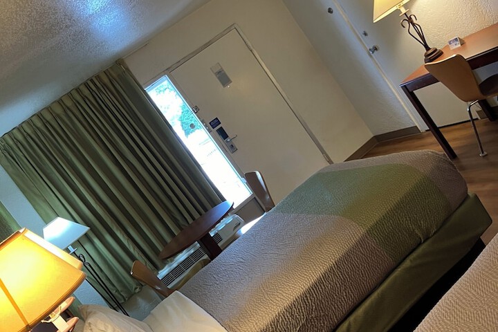 Room 7 of 20