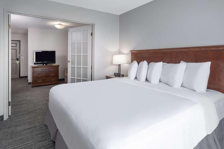 1 King Bed (7 of 7)