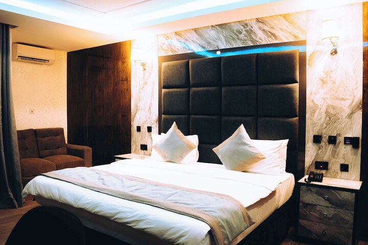 Room 26 of 98