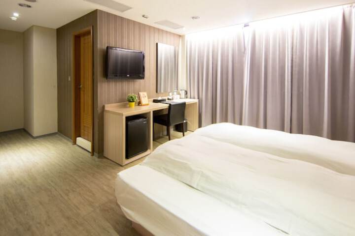 Room 28 of 88