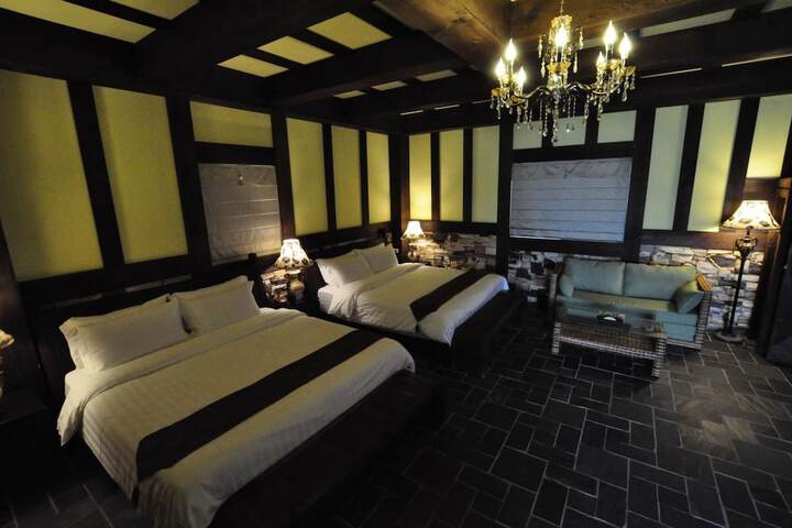 Room 11 of 31