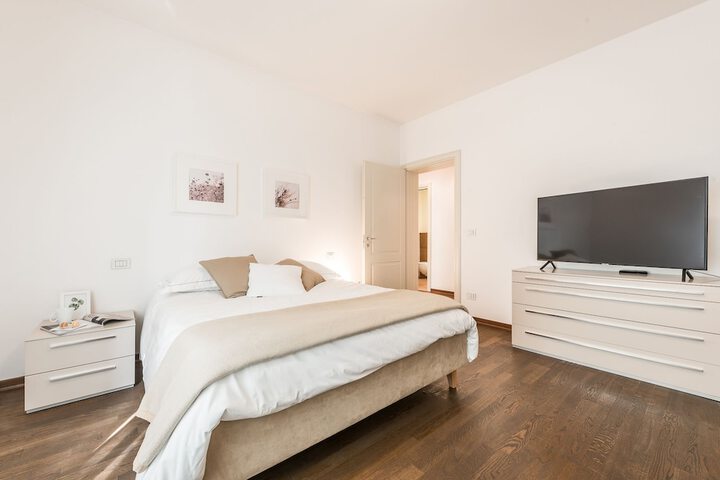 Room 5 of 26