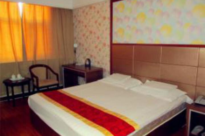 Room 8 of 8