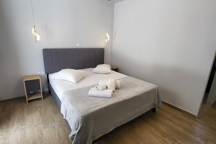 Room 12 of 28