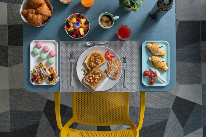 Breakfast/Coffee Service 48 of 61