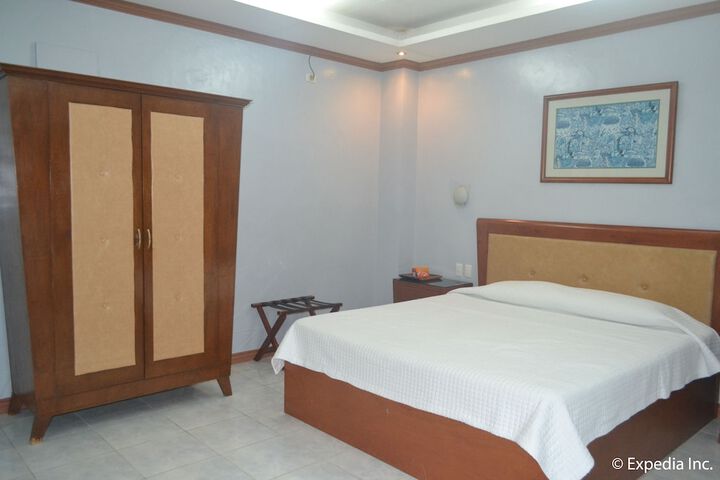 Room 20 of 102