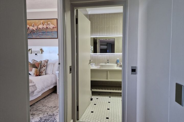 Room 44 of 106