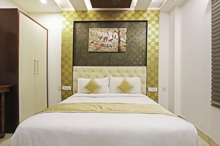Room 26 of 115