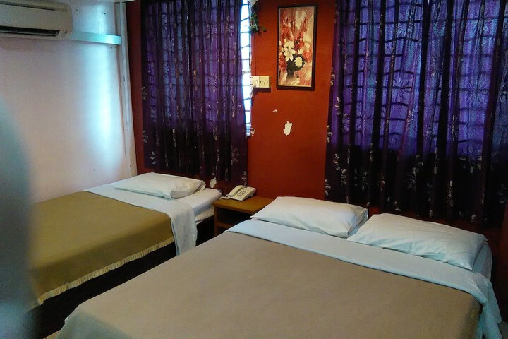 Room 11 of 32