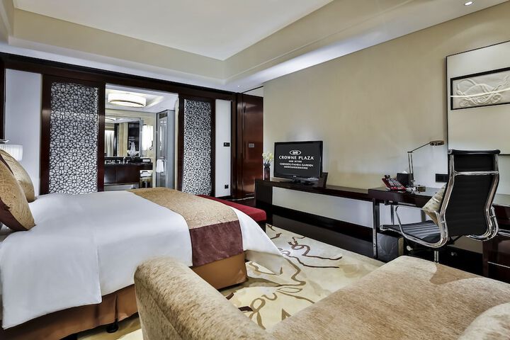 Room 28 of 159
