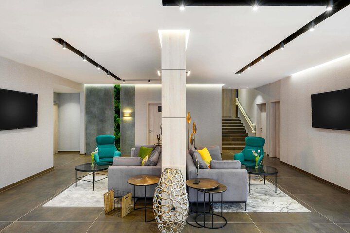 Hotel 120 of 126