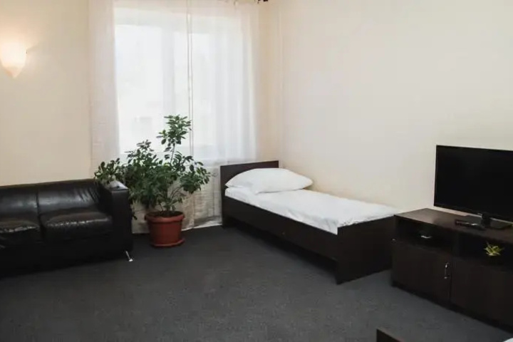 Room 6 of 14