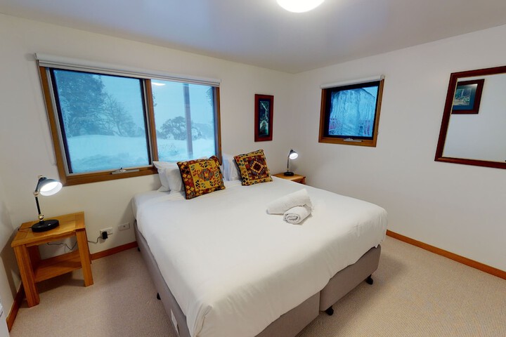 Room 35 of 166
