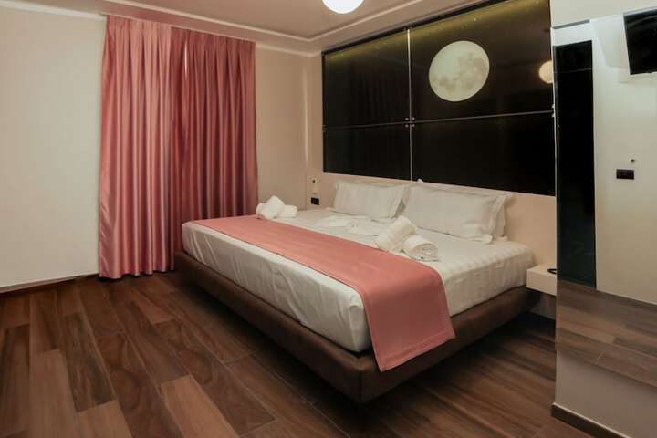 Room 49 of 121