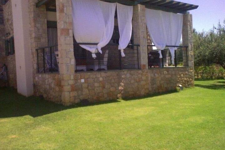 Hotel Exterior 39 of 44