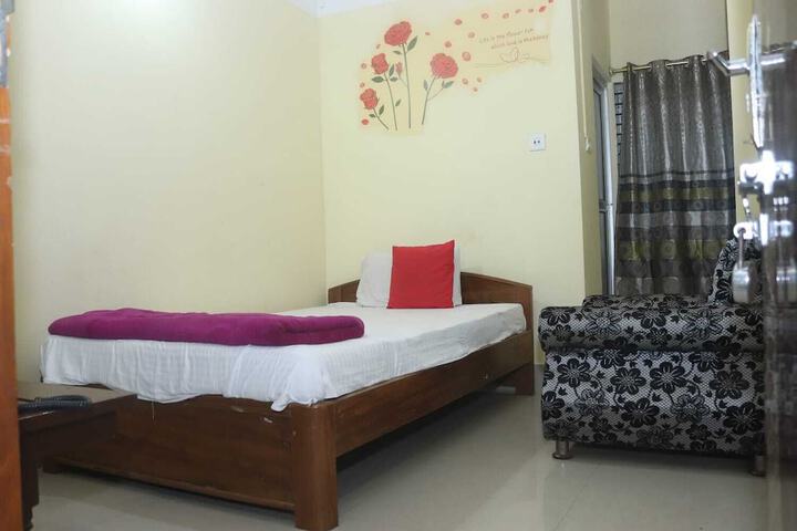 Room 5 of 34