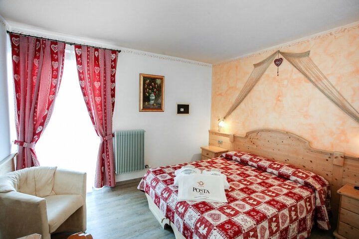 Room 12 of 33
