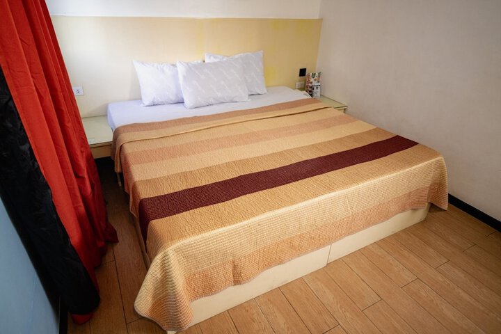 Room 11 of 46