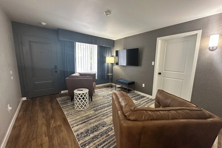 Deluxe Suite (3 of 37)