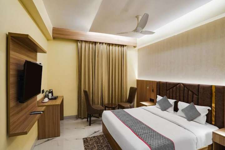 Room 18 of 34