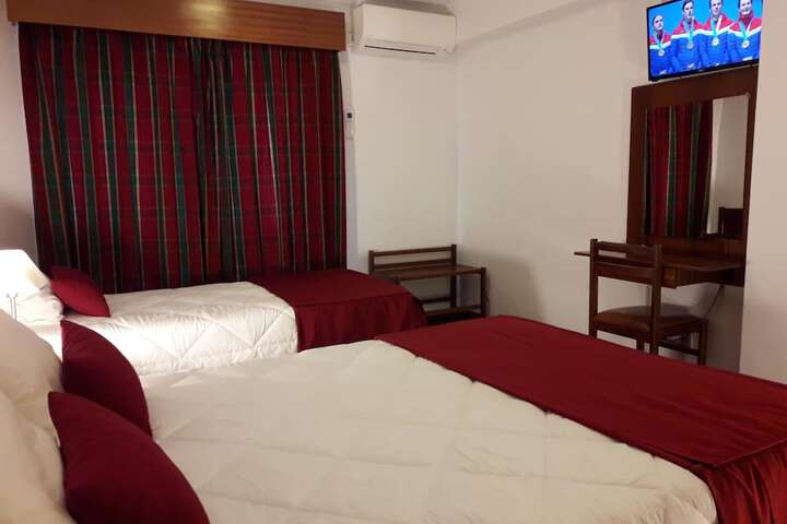 Room 10 of 40