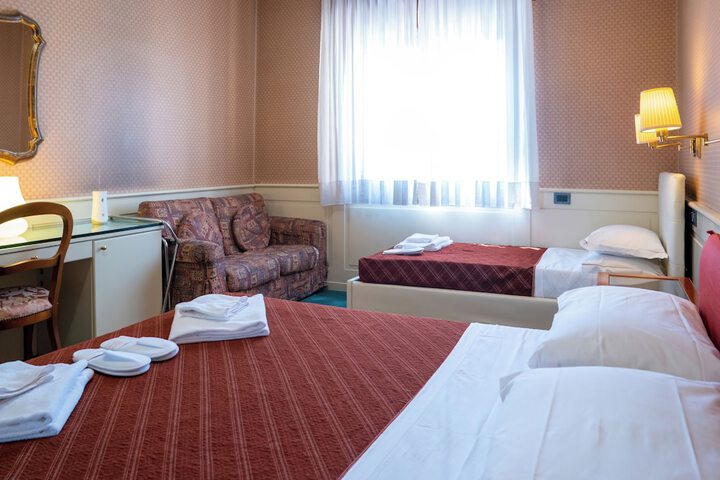 Room 21 of 50