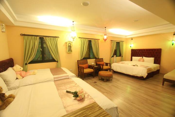 Moroccan Holiday Suite