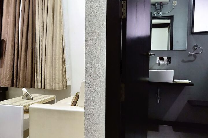 Room 30 of 68