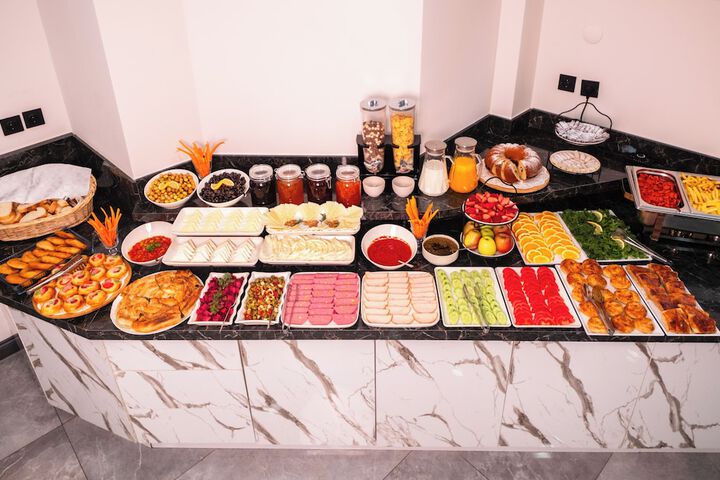 Dining 78 of 82